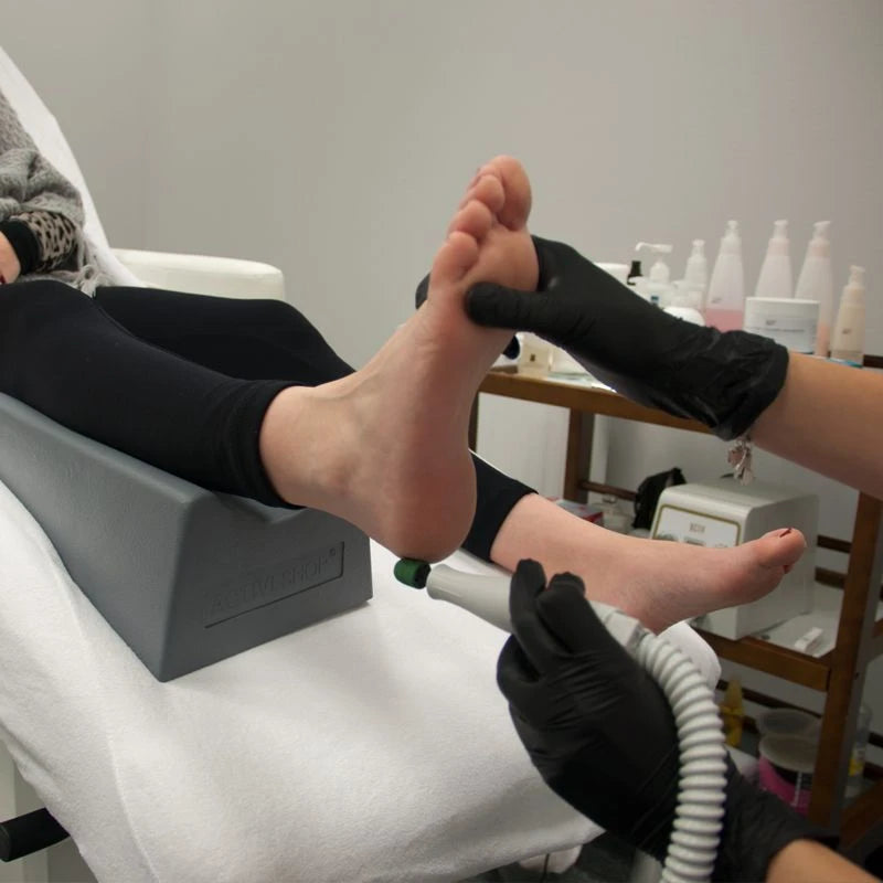 PEDICURE FOOTREST Black