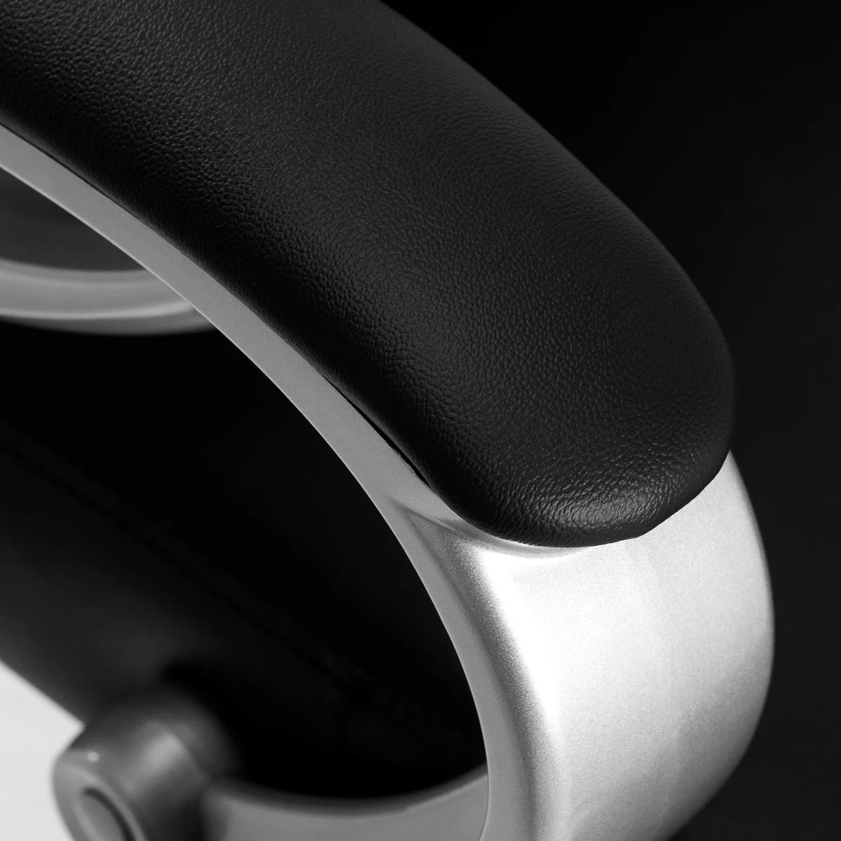 HAIR SYSTEM ZA31 frisörstol svart